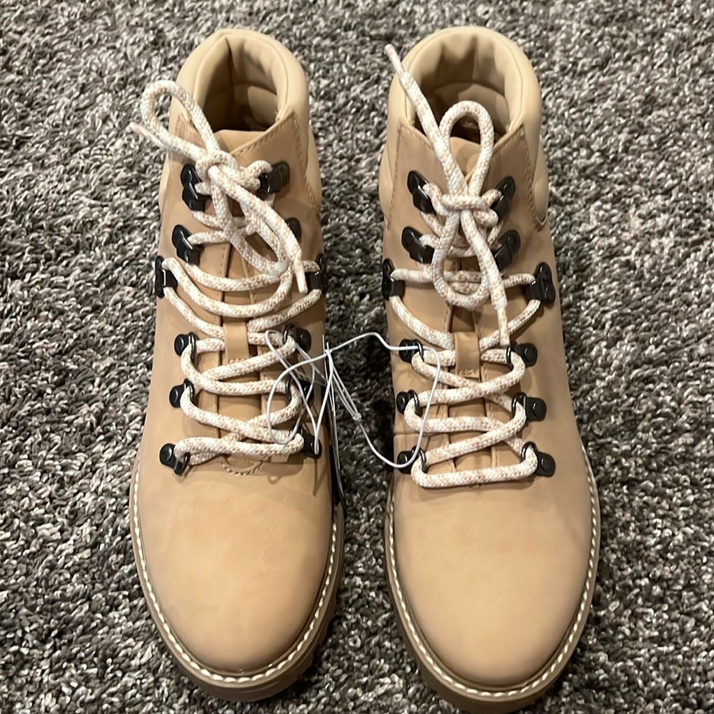 New with tags tan boots!